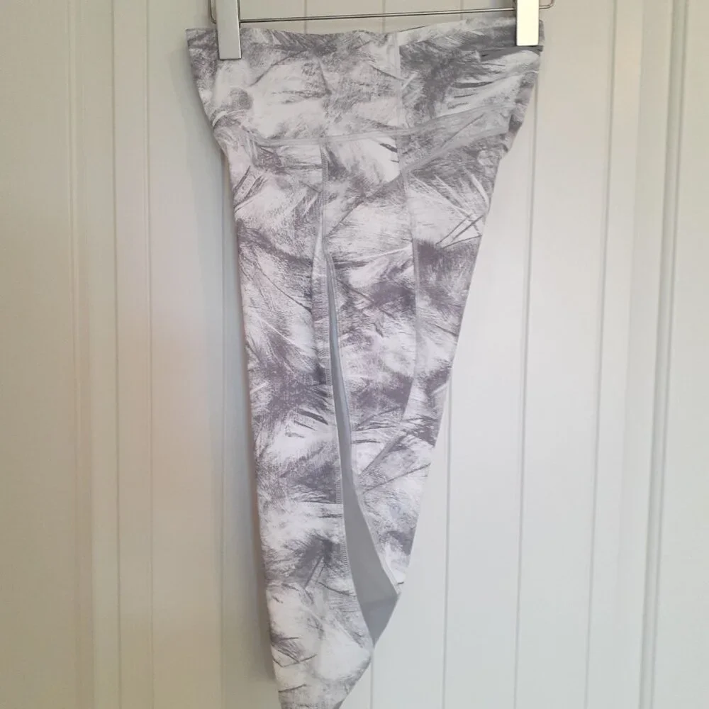 Lululemon Pace Perfect Crop (17